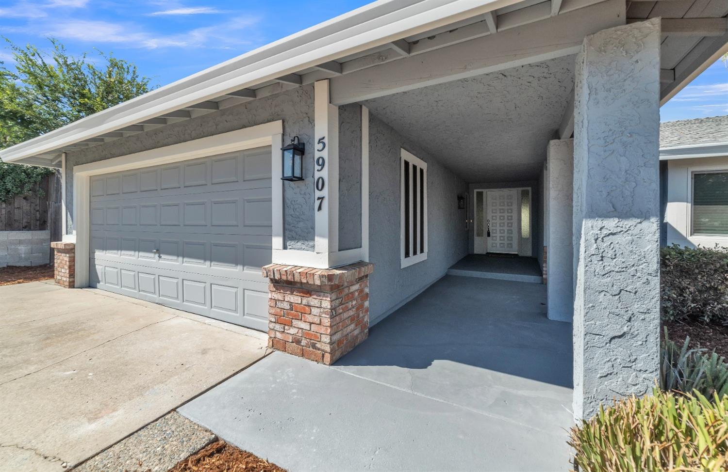 Detail Gallery Image 4 of 32 For 5907 Woodbridge Way, Rocklin,  CA 95677 - 3 Beds | 2 Baths