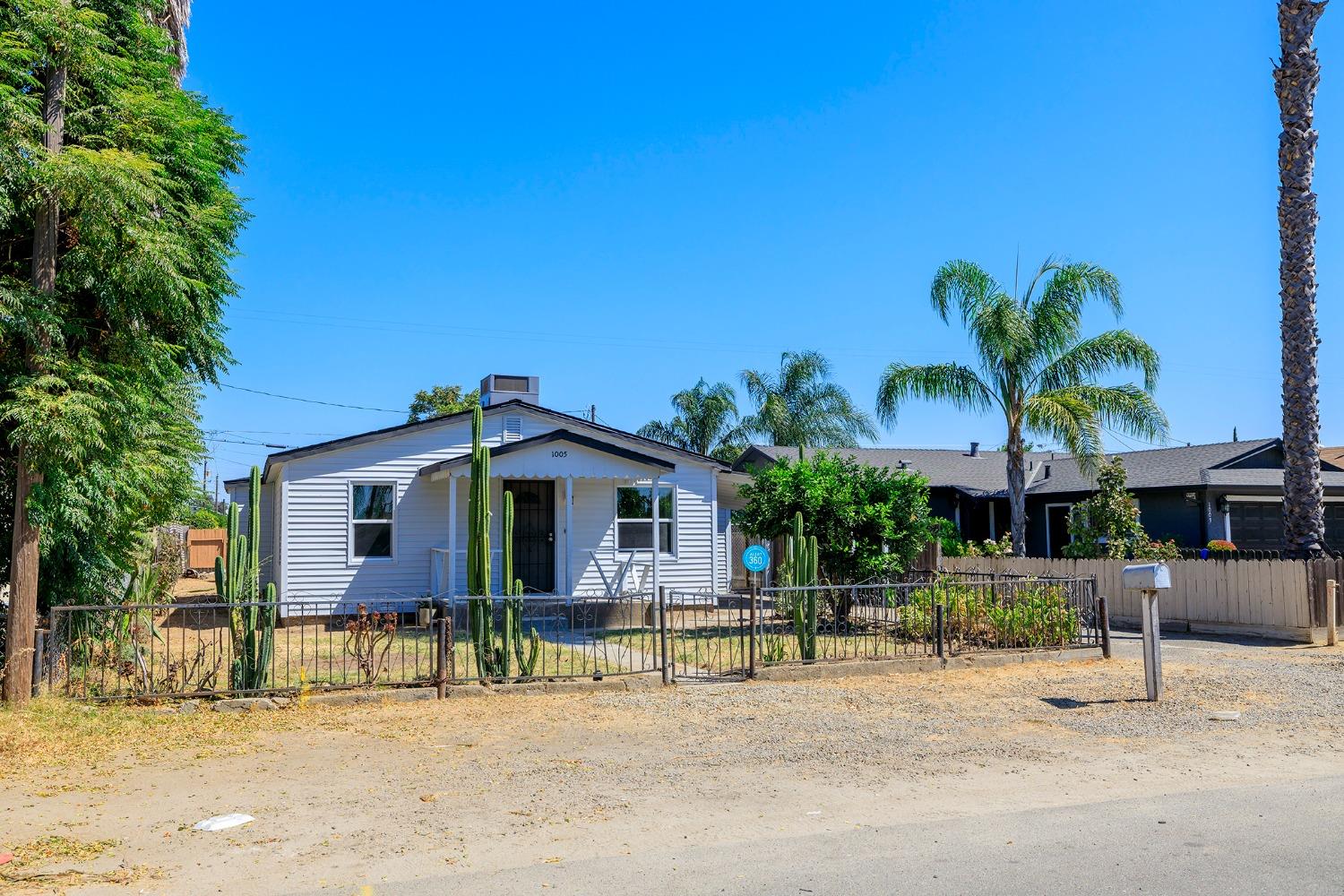 Detail Gallery Image 12 of 64 For 1005 Dover Ave, Modesto,  CA 95358 - 3 Beds | 2 Baths