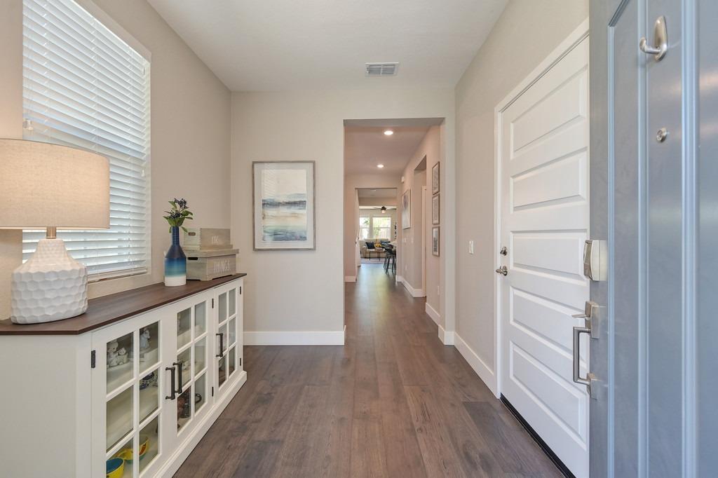 Detail Gallery Image 9 of 65 For 7024 Starburst Ln, Roseville,  CA 95747 - 2 Beds | 2 Baths