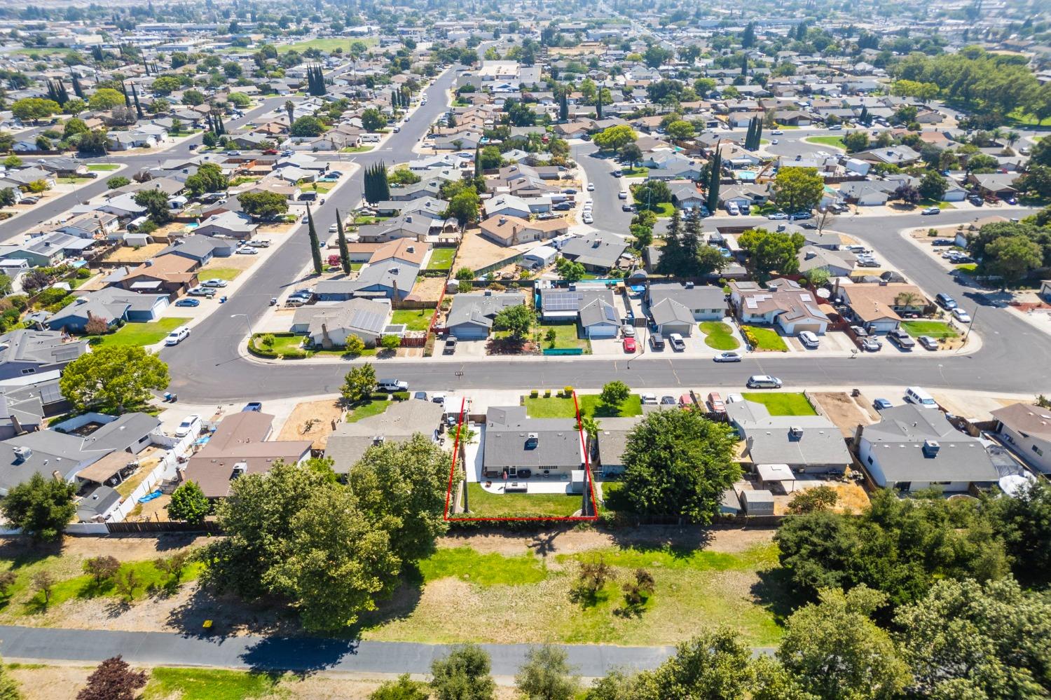 Detail Gallery Image 31 of 34 For 659 Fallenleaf Ln, Manteca,  CA 95336 - 3 Beds | 2 Baths