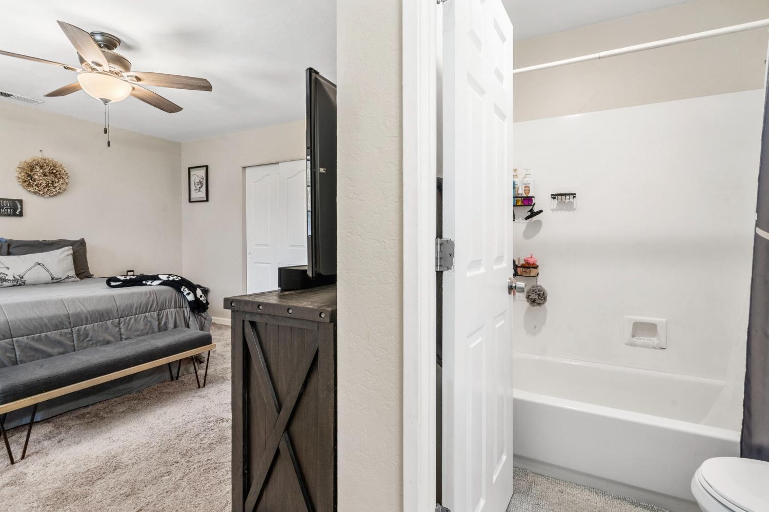 Detail Gallery Image 20 of 34 For 659 Fallenleaf Ln, Manteca,  CA 95336 - 3 Beds | 2 Baths