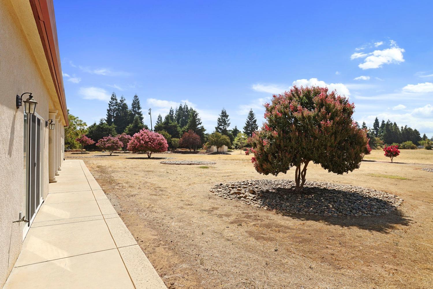 Detail Gallery Image 50 of 71 For 10090 E Collier Rd, Acampo,  CA 95220 - 5 Beds | 2/1 Baths