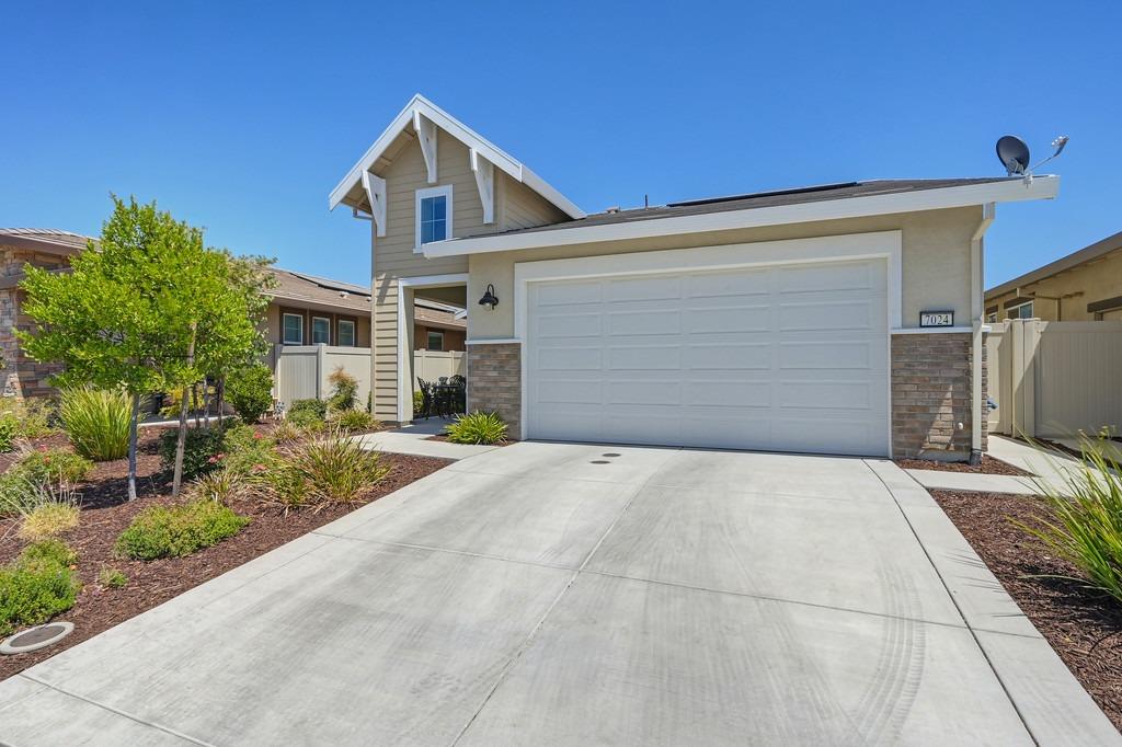 Detail Gallery Image 3 of 65 For 7024 Starburst Ln, Roseville,  CA 95747 - 2 Beds | 2 Baths