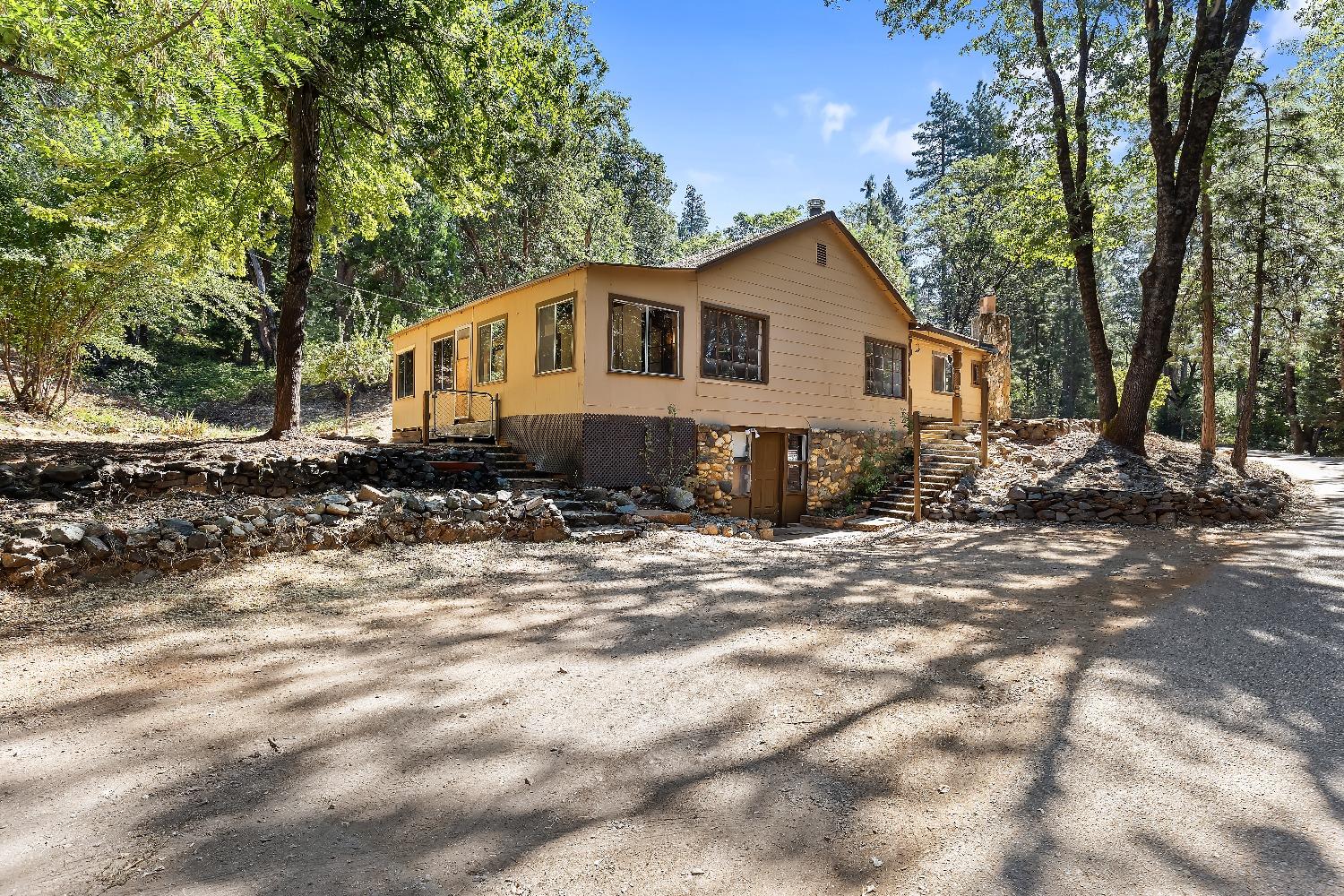 Detail Gallery Image 11 of 39 For 11000 Bubbling Wells Rd, Grass Valley,  CA 95945 - 3 Beds | 2 Baths