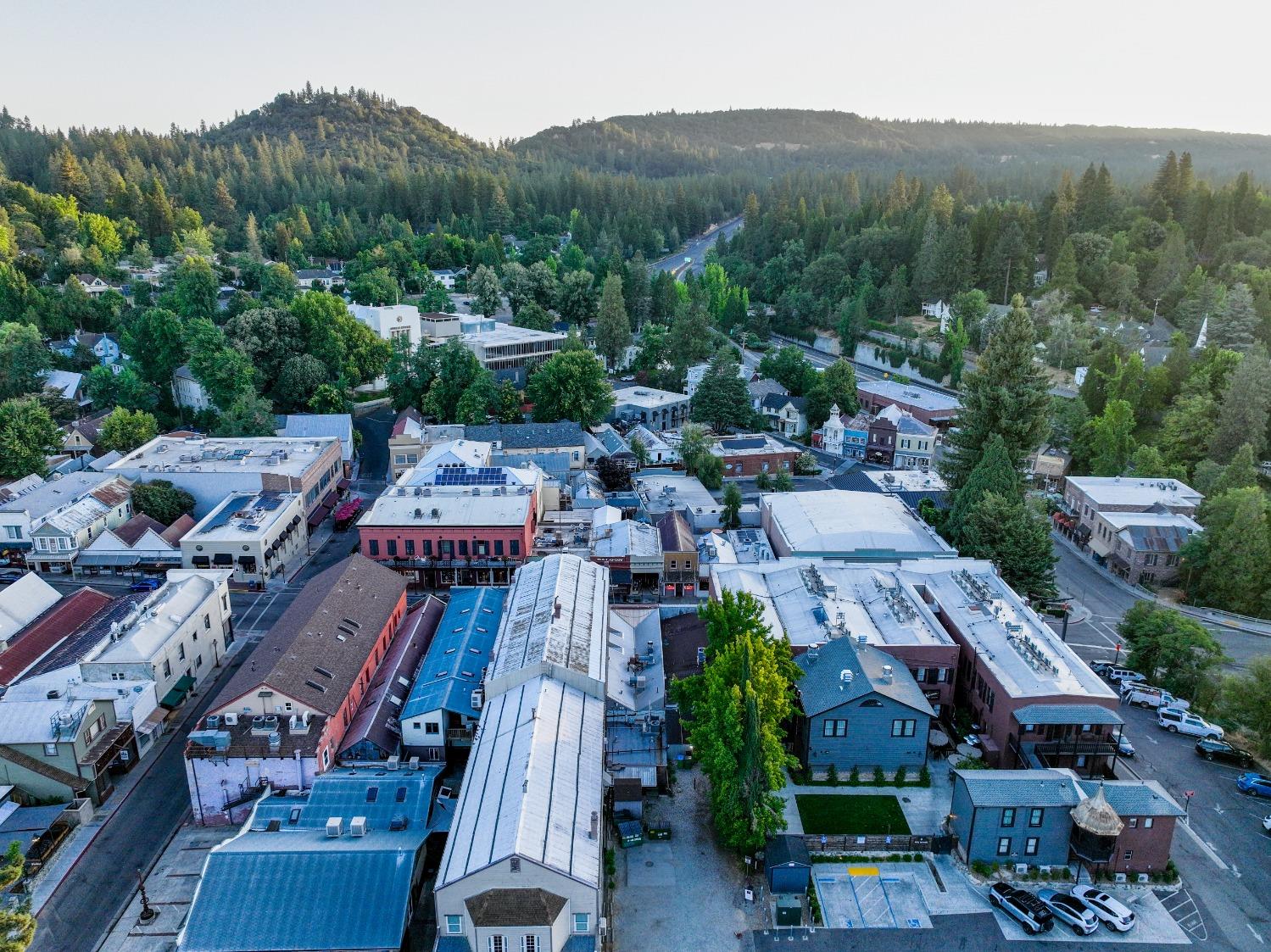 Detail Gallery Image 5 of 35 For 221 Broad St, Nevada City,  CA 95959 - – Beds | – Baths