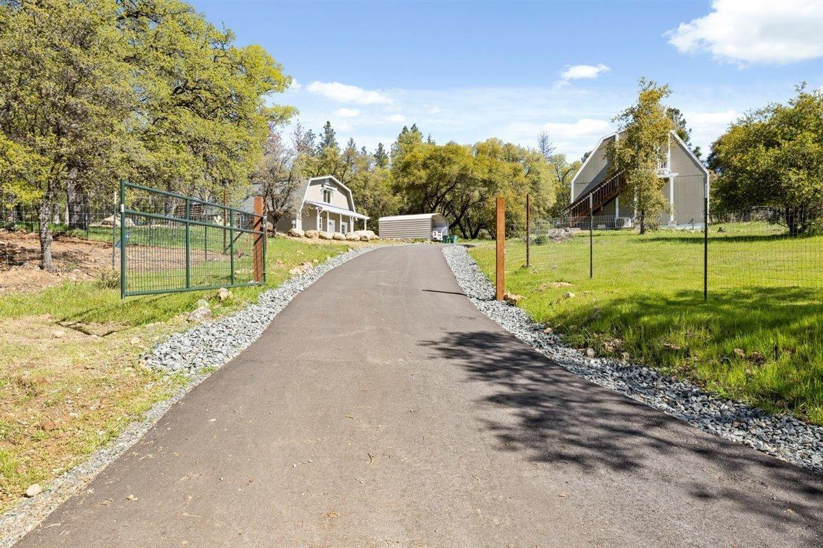 Little Deer Drive, Grass Valley, California image 1