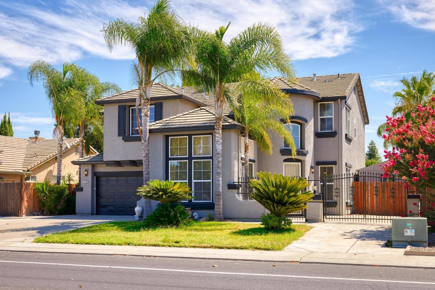 Detail Gallery Image 1 of 42 For 790 Silverado Dr, Manteca,  CA 95337 - 5 Beds | 3/1 Baths