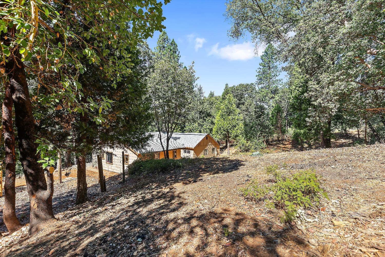 Detail Gallery Image 19 of 39 For 11000 Bubbling Wells Rd, Grass Valley,  CA 95945 - 3 Beds | 2 Baths