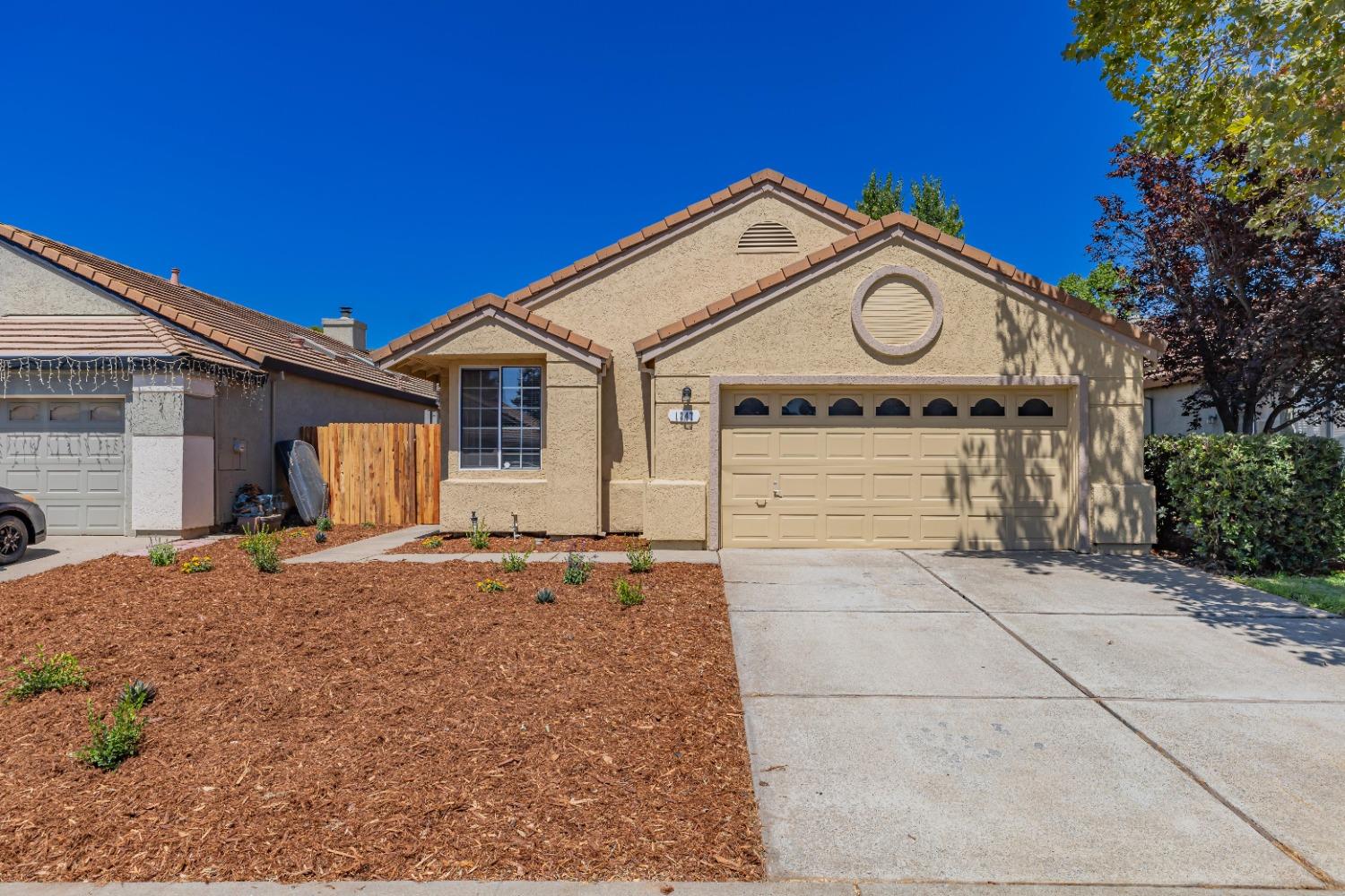 Detail Gallery Image 1 of 1 For 1247 Arbor Ct, Roseville,  CA 95678 - 3 Beds | 2 Baths