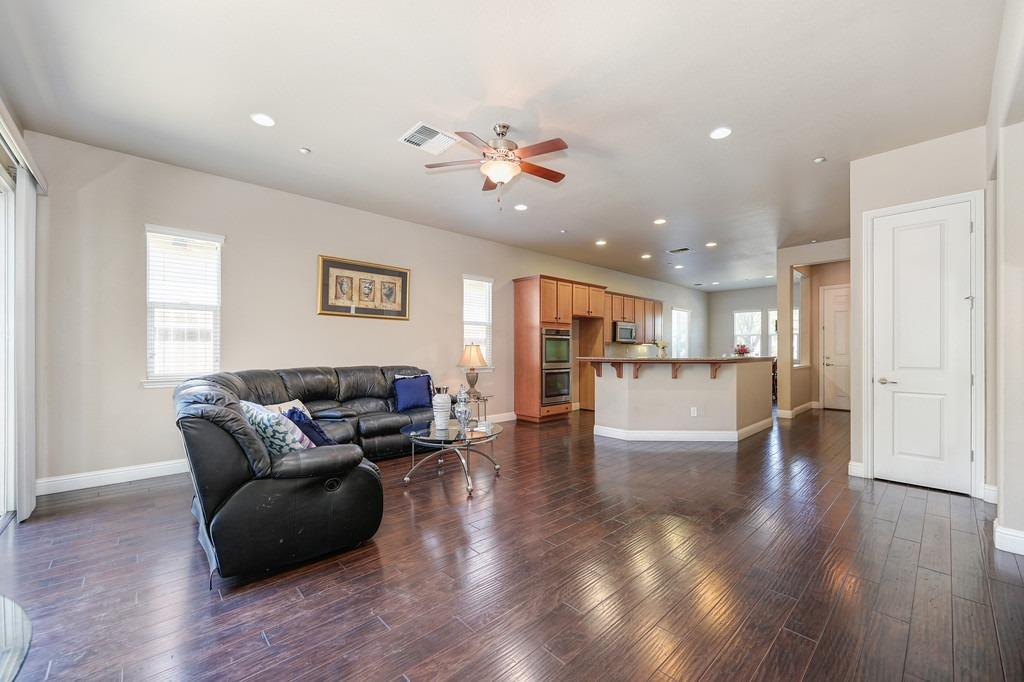 Detail Gallery Image 17 of 58 For 2144 Arlington Dr, Roseville,  CA 95747 - 3 Beds | 2 Baths