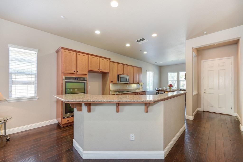 Detail Gallery Image 6 of 58 For 2144 Arlington Dr, Roseville,  CA 95747 - 3 Beds | 2 Baths