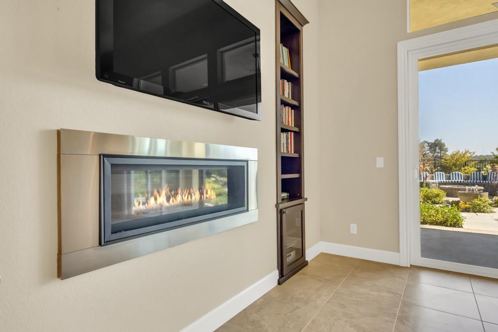 Detail Gallery Image 19 of 66 For 9614 Pamela St, El Dorado Hills,  CA 95762 - 4 Beds | 3/1 Baths