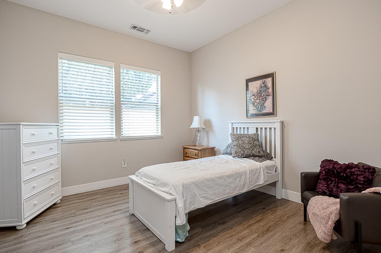 Detail Gallery Image 18 of 21 For 800 Hintze Landing Ct, Modesto,  CA 95354 - 4 Beds | 2/1 Baths