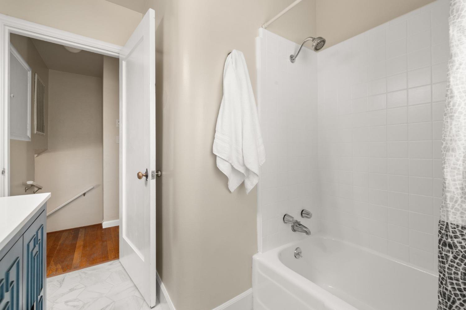 Detail Gallery Image 38 of 62 For 962 Robertson Way, Sacramento,  CA 95818 - 2 Beds | 2 Baths