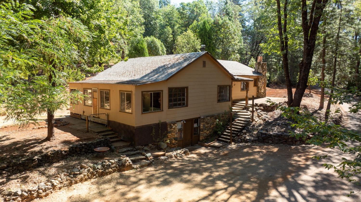 Detail Gallery Image 2 of 39 For 11000 Bubbling Wells Rd, Grass Valley,  CA 95945 - 3 Beds | 2 Baths