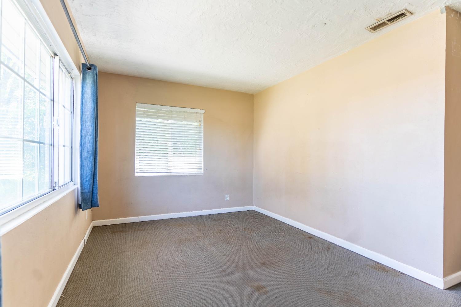 Detail Gallery Image 22 of 31 For 6324 Orange Ave, Sacramento,  CA 95823 - 2 Beds | 2 Baths