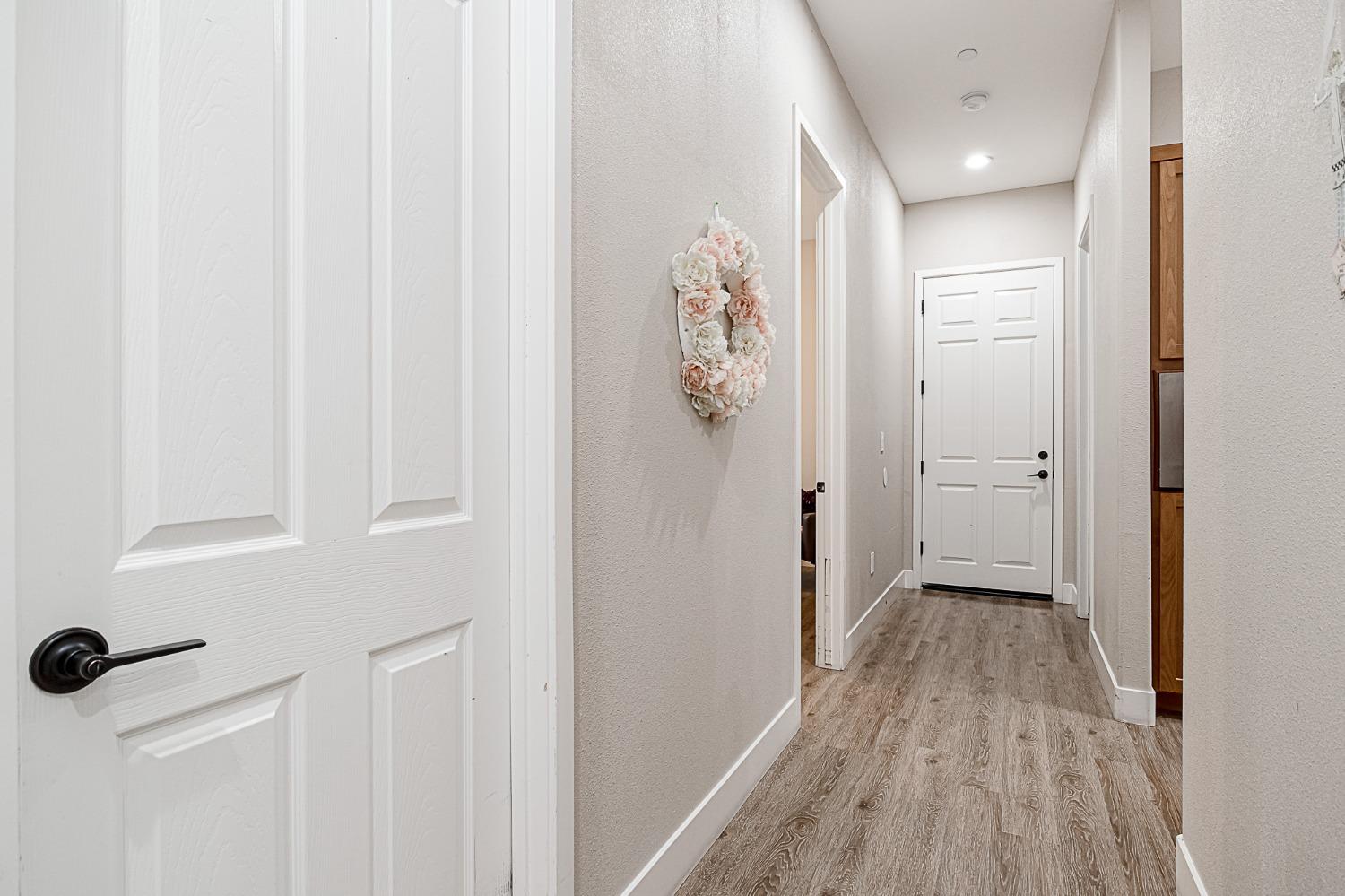 Detail Gallery Image 17 of 21 For 800 Hintze Landing Ct, Modesto,  CA 95354 - 4 Beds | 2/1 Baths