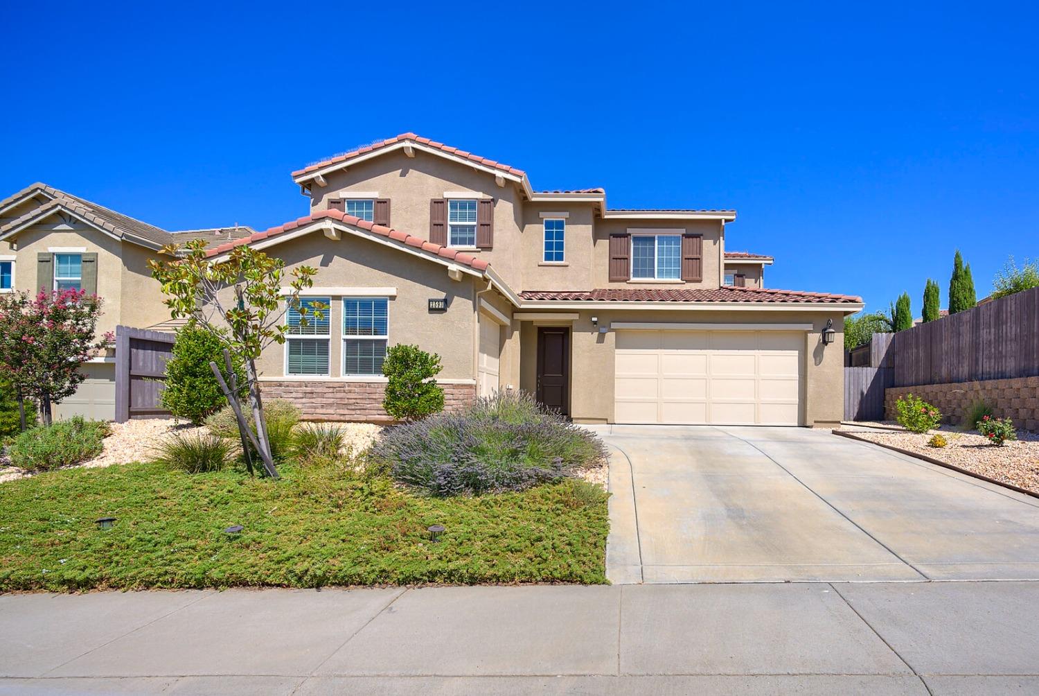 Detail Gallery Image 3 of 52 For 2593 Creek Hollow Rd, Rocklin,  CA 95765 - 4 Beds | 3/1 Baths