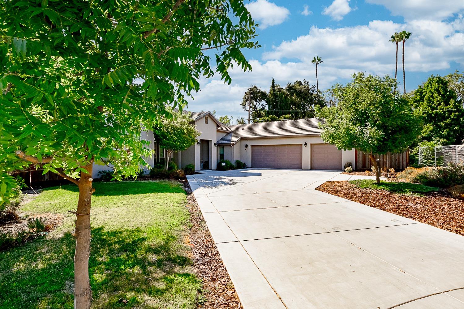 Detail Gallery Image 2 of 21 For 800 Hintze Landing Ct, Modesto,  CA 95354 - 4 Beds | 2/1 Baths