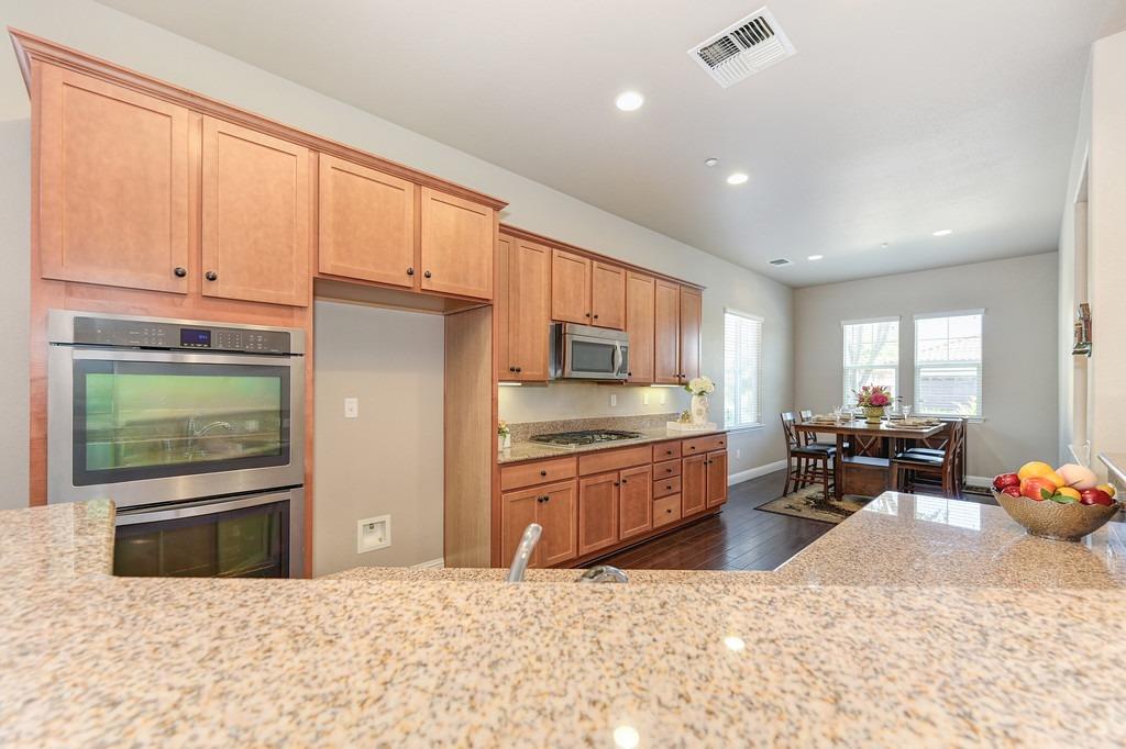 Detail Gallery Image 7 of 58 For 2144 Arlington Dr, Roseville,  CA 95747 - 3 Beds | 2 Baths