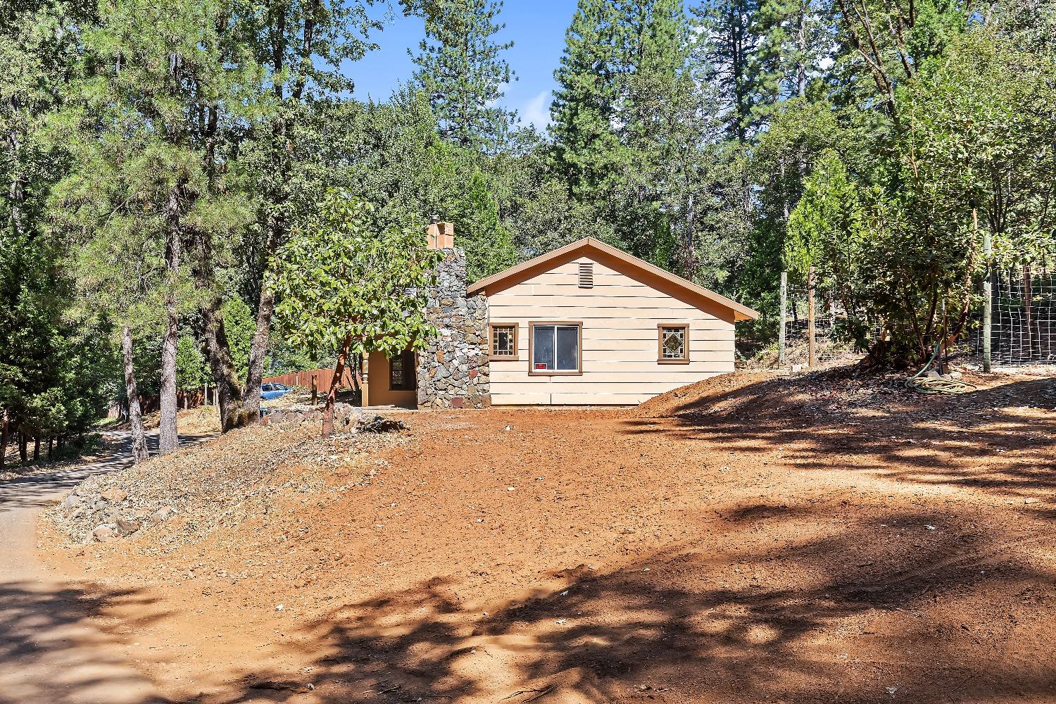 Detail Gallery Image 13 of 39 For 11000 Bubbling Wells Rd, Grass Valley,  CA 95945 - 3 Beds | 2 Baths