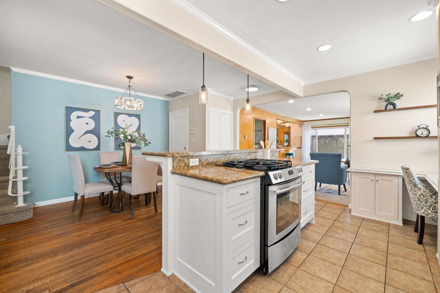 Detail Gallery Image 19 of 62 For 962 Robertson Way, Sacramento,  CA 95818 - 2 Beds | 2 Baths