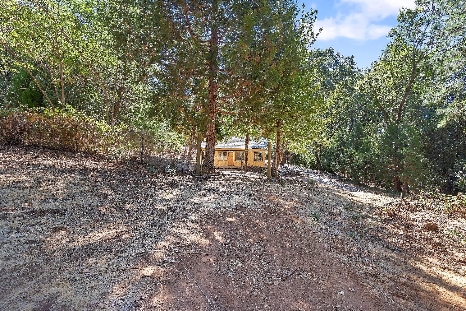 Detail Gallery Image 8 of 39 For 11000 Bubbling Wells Rd, Grass Valley,  CA 95945 - 3 Beds | 2 Baths