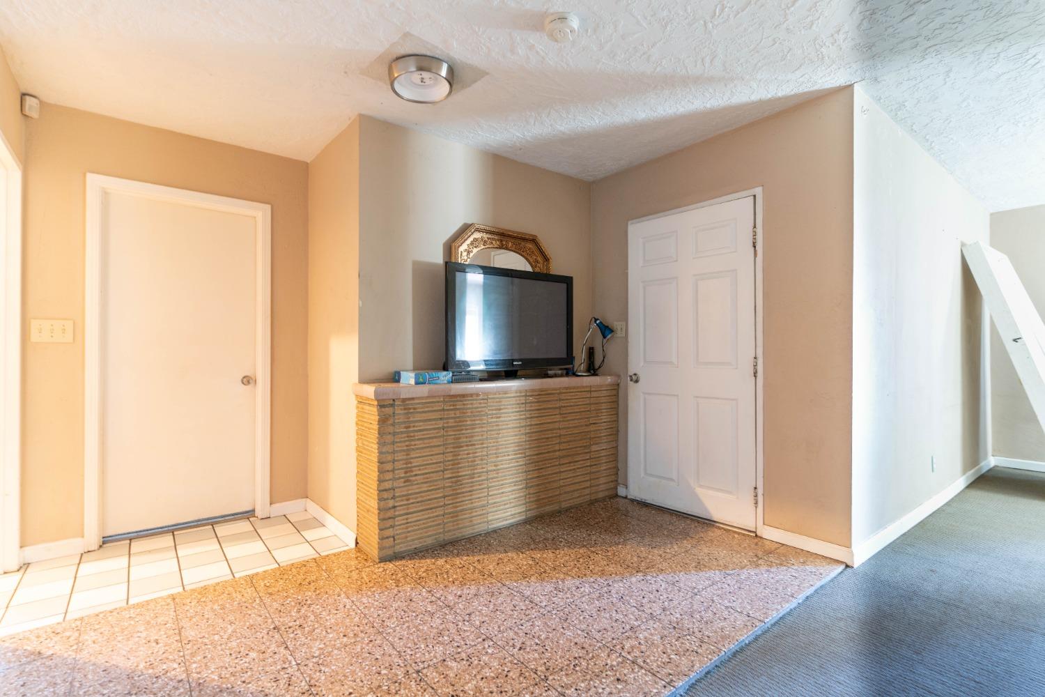 Detail Gallery Image 19 of 31 For 6324 Orange Ave, Sacramento,  CA 95823 - 2 Beds | 2 Baths