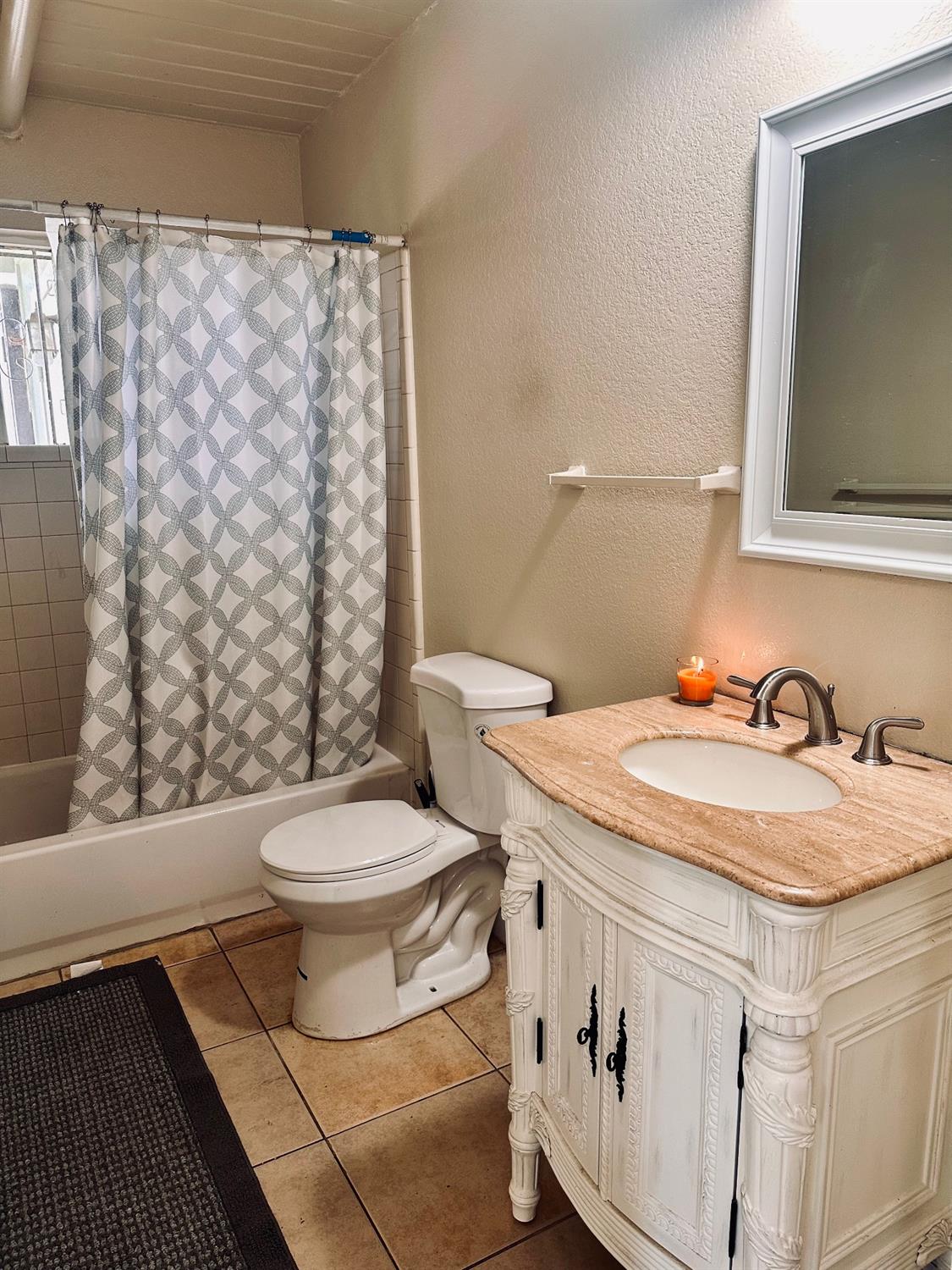 Detail Gallery Image 6 of 11 For 25 S Oro Ave, Stockton,  CA 95215 - 3 Beds | 1 Baths