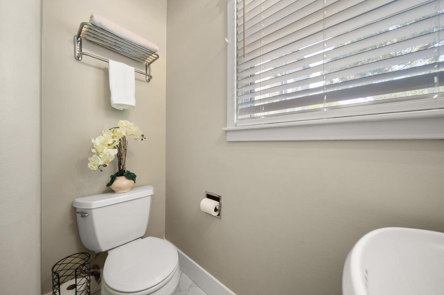 Detail Gallery Image 29 of 62 For 962 Robertson Way, Sacramento,  CA 95818 - 2 Beds | 2 Baths