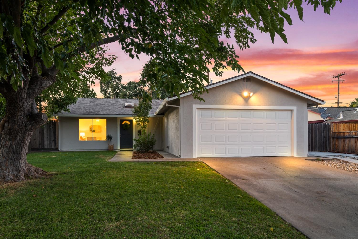 Detail Gallery Image 1 of 1 For 7371 Woodruff Way, Citrus Heights,  CA 95621 - 3 Beds | 1 Baths