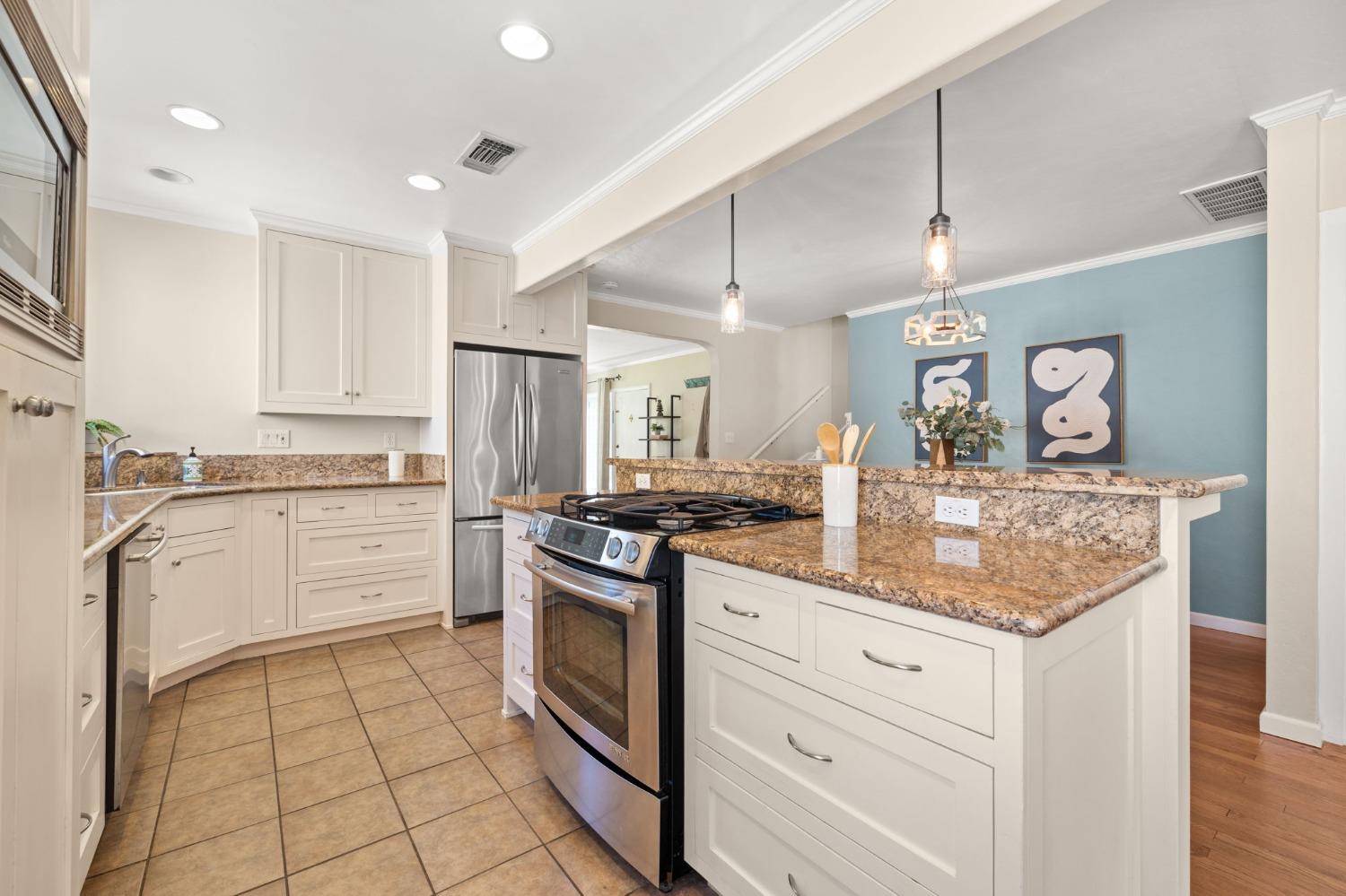 Detail Gallery Image 20 of 62 For 962 Robertson Way, Sacramento,  CA 95818 - 2 Beds | 2 Baths