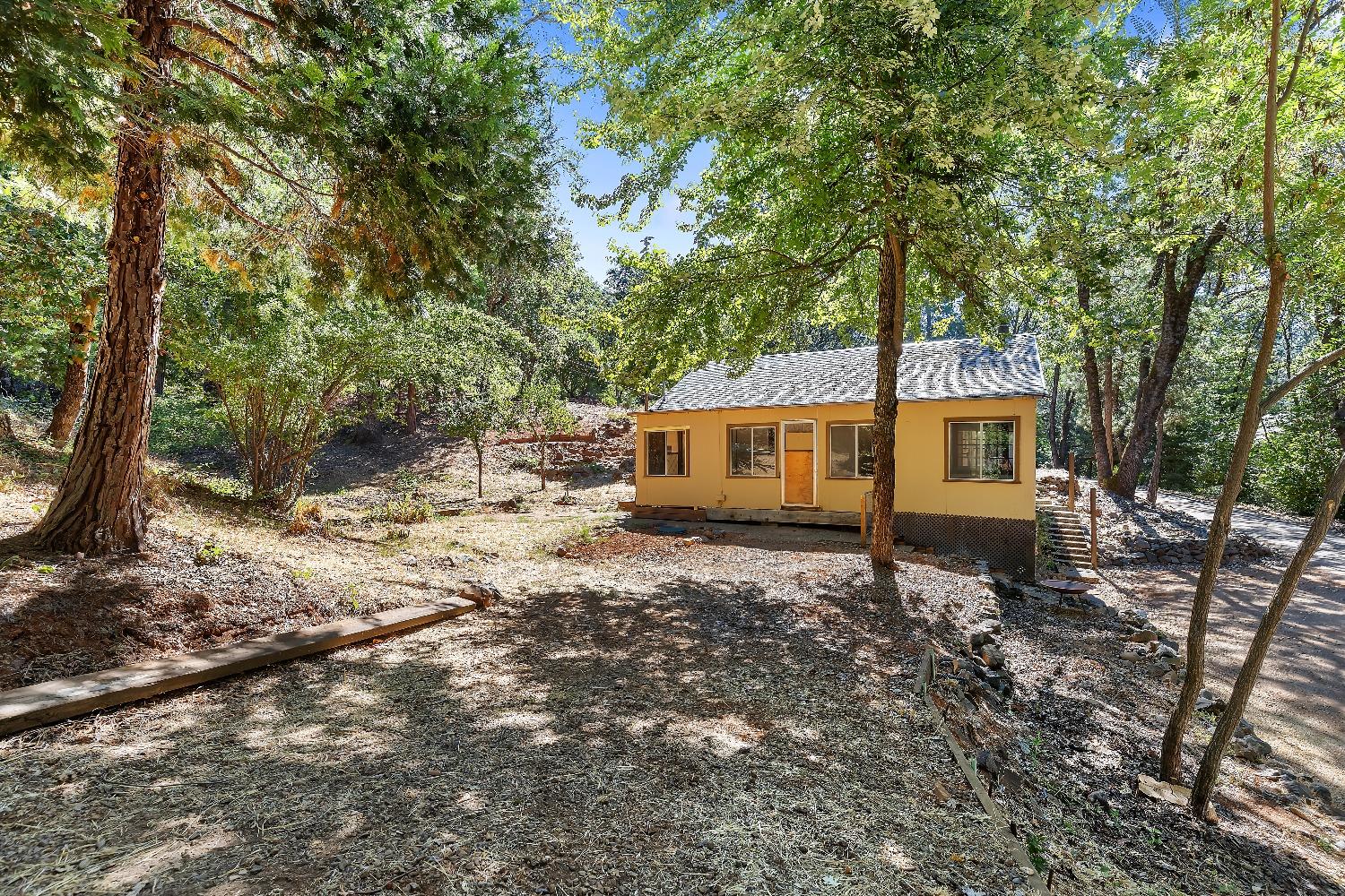 Detail Gallery Image 15 of 39 For 11000 Bubbling Wells Rd, Grass Valley,  CA 95945 - 3 Beds | 2 Baths