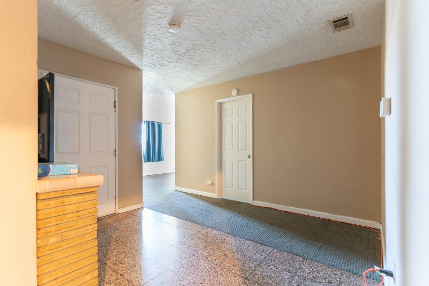 Detail Gallery Image 18 of 31 For 6324 Orange Ave, Sacramento,  CA 95823 - 2 Beds | 2 Baths