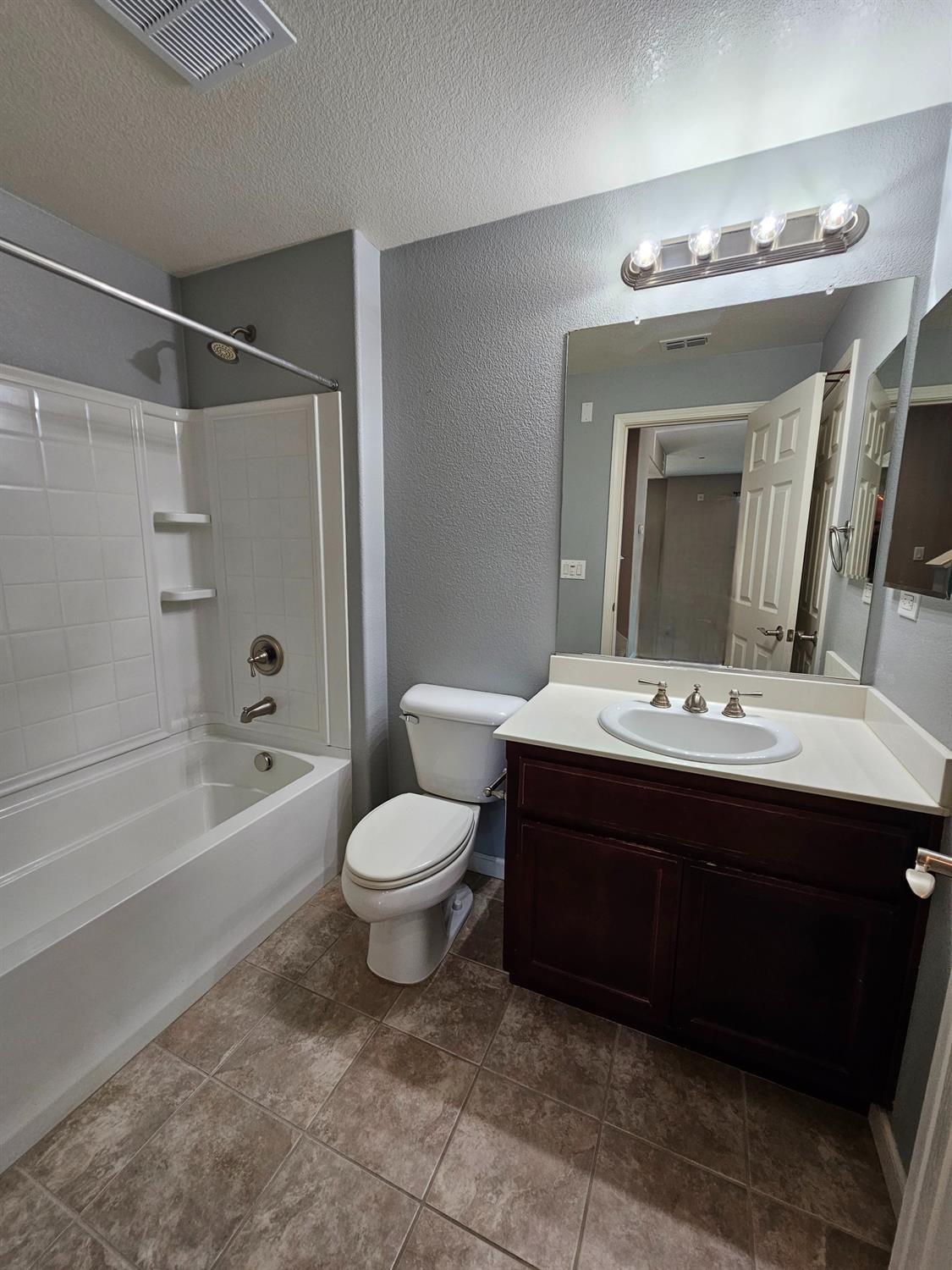 Photo #3: 224084567 Listing 