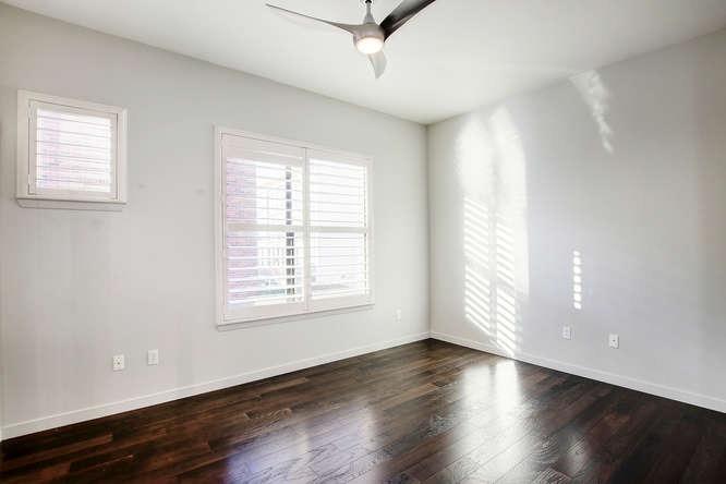E Walk, Sacramento, CA, 95816-5925