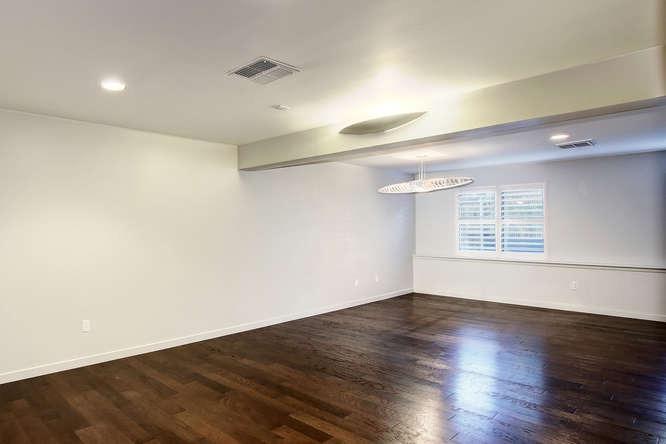 E Walk, Sacramento, CA, 95816-5925