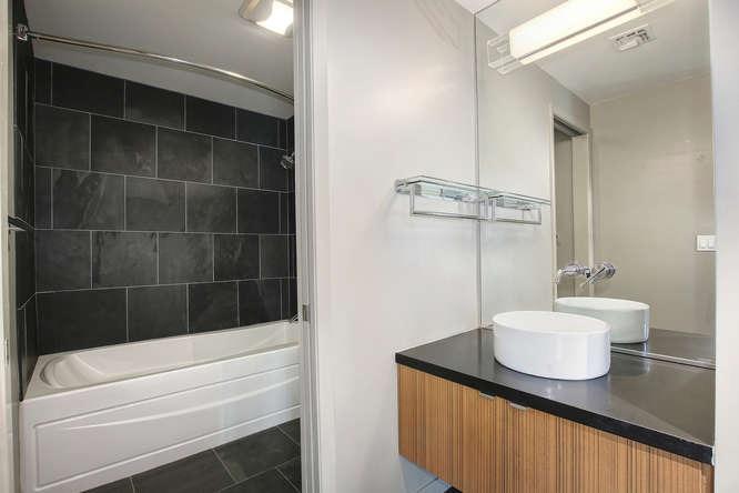 E Walk, Sacramento, CA, 95816-5925