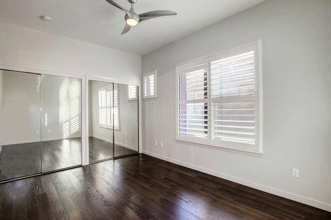 E Walk, Sacramento, CA, 95816-5925