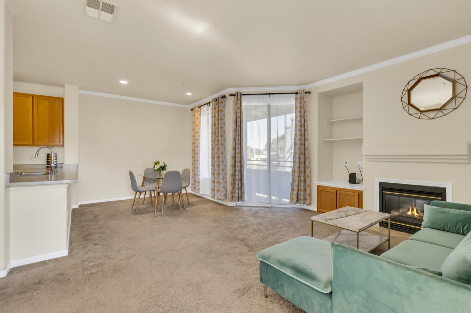 Detail Gallery Image 8 of 43 For 5201 Laguna Oaks Dr #12,  Elk Grove,  CA 95758 - 1 Beds | 1 Baths