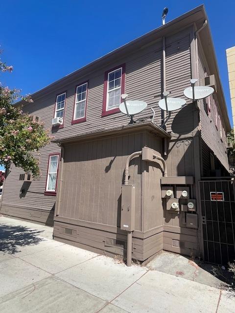 Detail Gallery Image 3 of 12 For 102 N Aurora St, Stockton,  CA 95202 - – Beds | – Baths