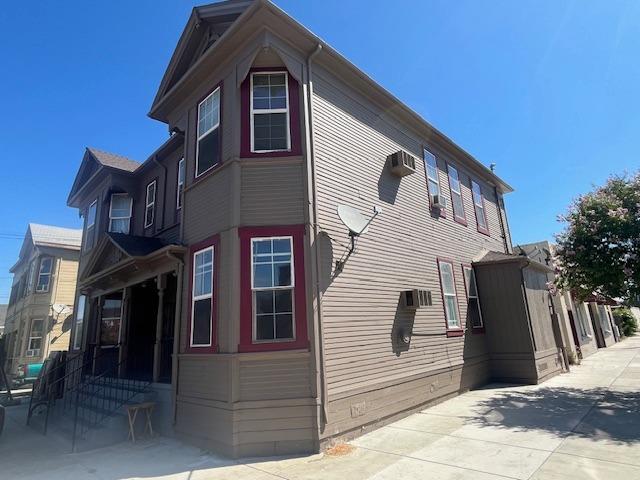 Detail Gallery Image 1 of 12 For 102 N Aurora St, Stockton,  CA 95202 - – Beds | – Baths