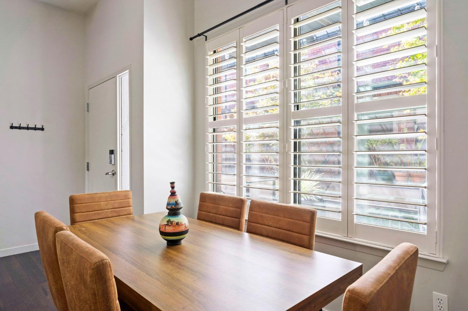 E Walk, Sacramento, CA, 95816-5925