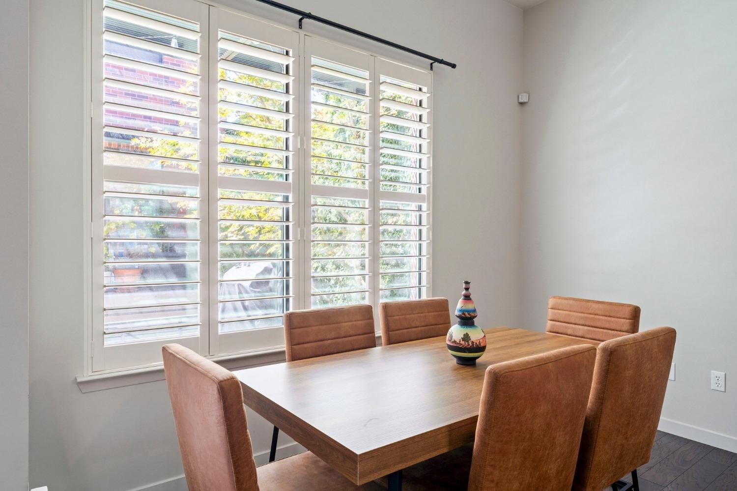 E Walk, Sacramento, CA, 95816-5925