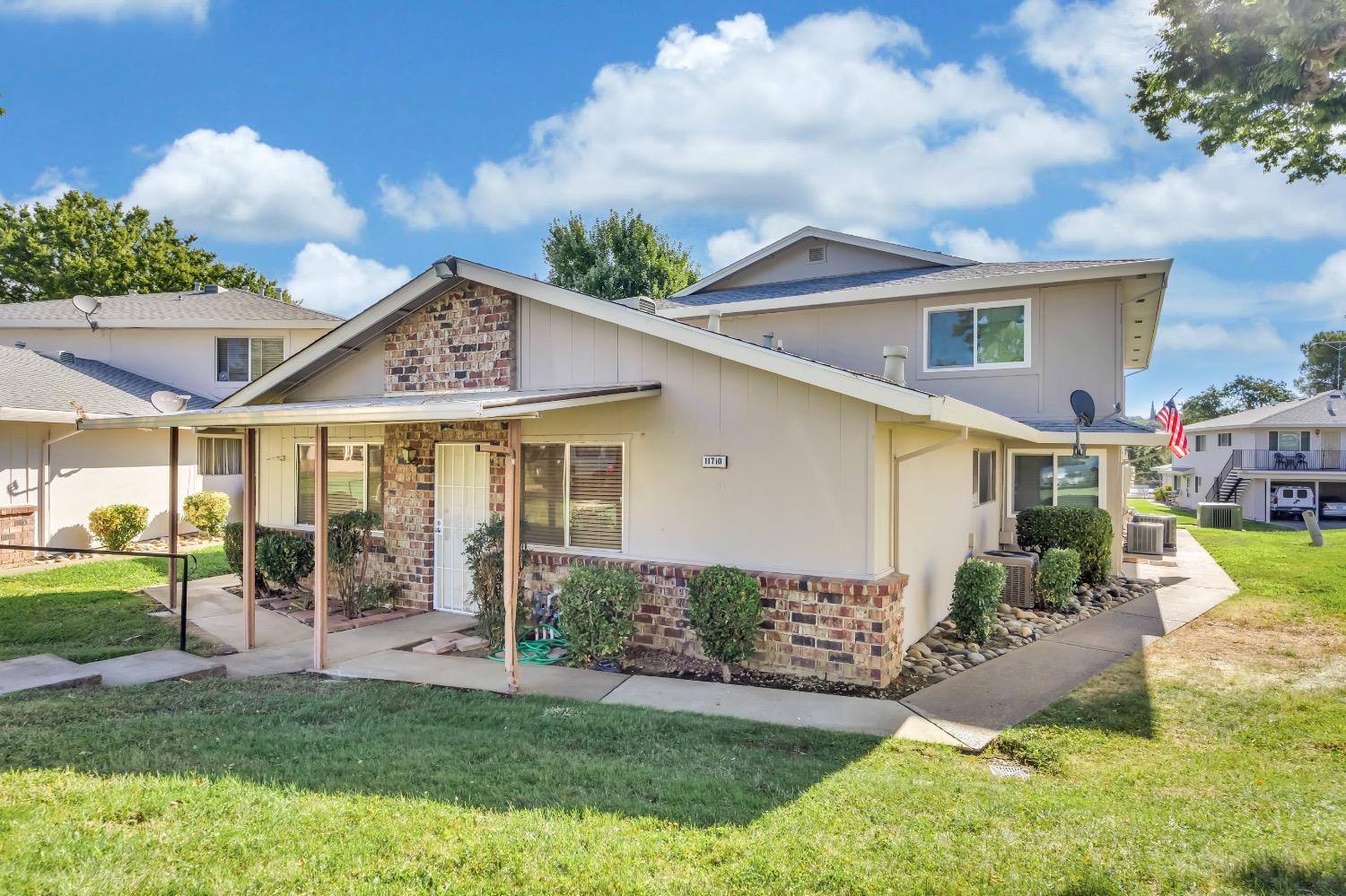 Photo #2: 224085582 Listing 