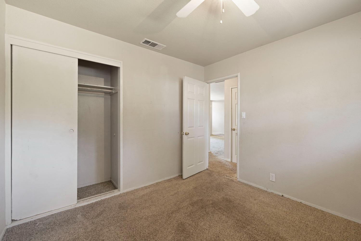 Detail Gallery Image 8 of 28 For 7501 Coral Ln, Stockton,  CA 95207 - 3 Beds | 2 Baths