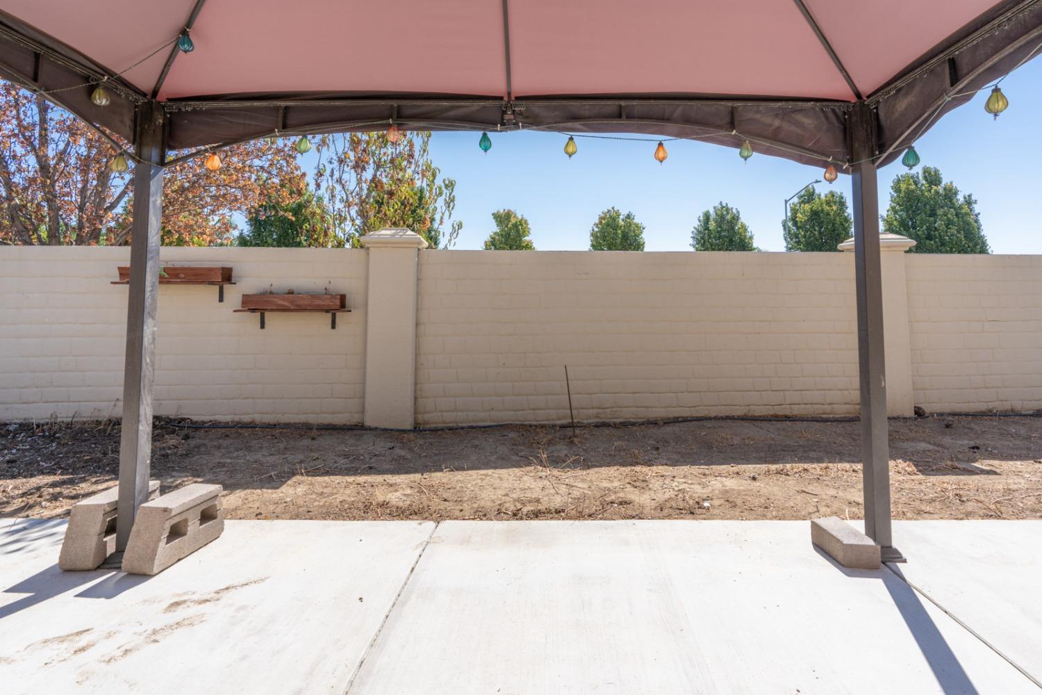 Chert Court, Los Banos, California image 28