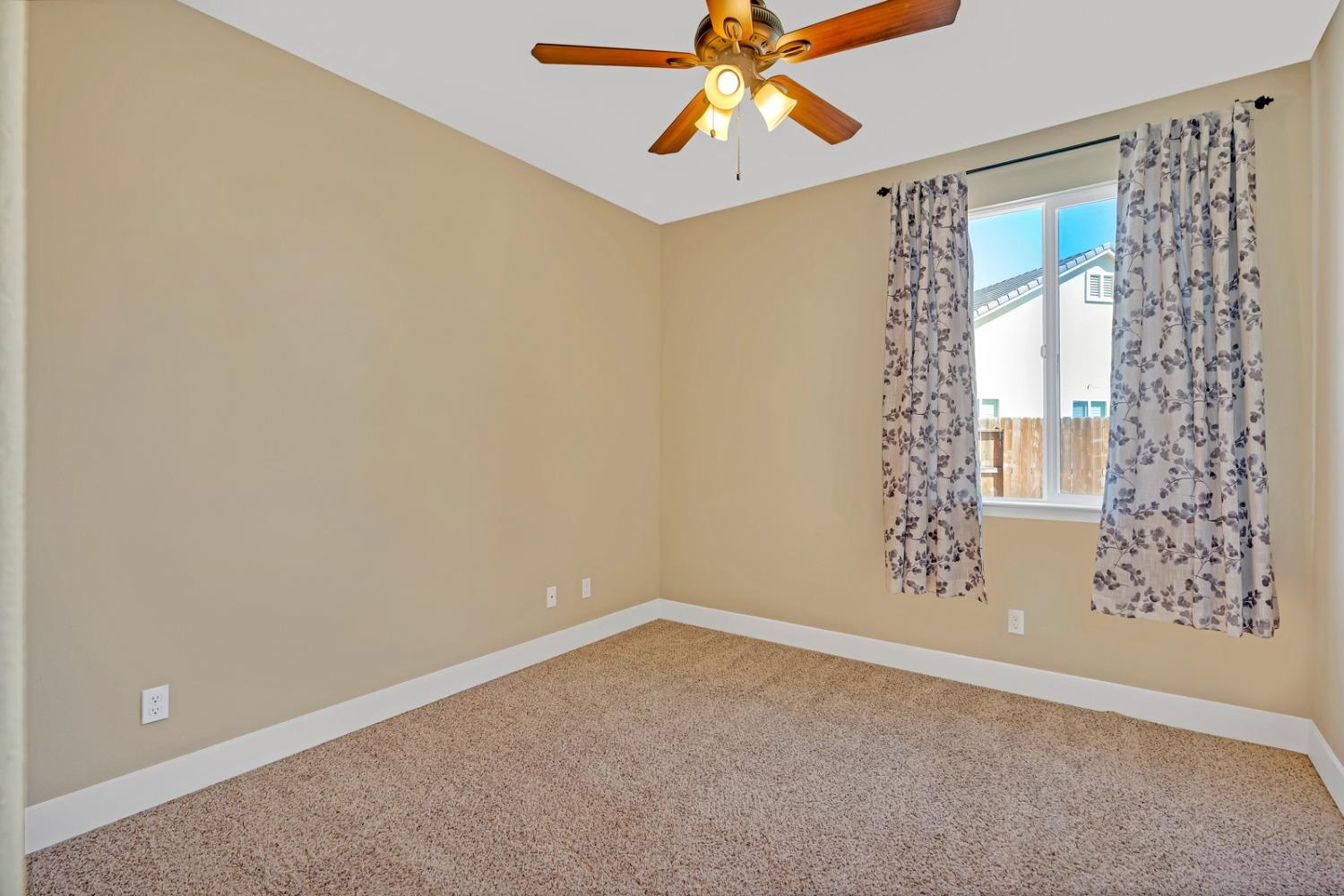 Chert Court, Los Banos, California image 19
