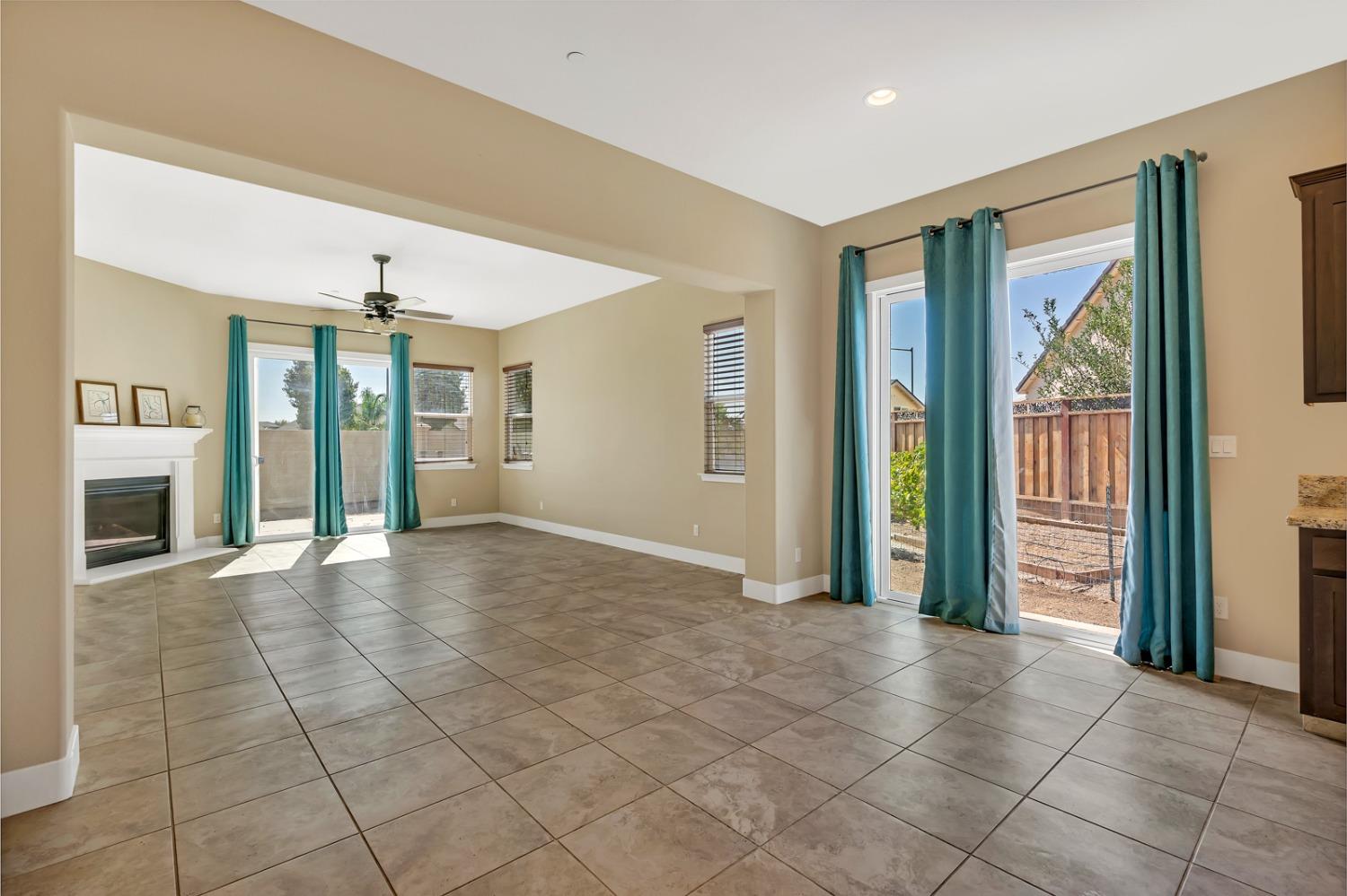 Chert Court, Los Banos, California image 12
