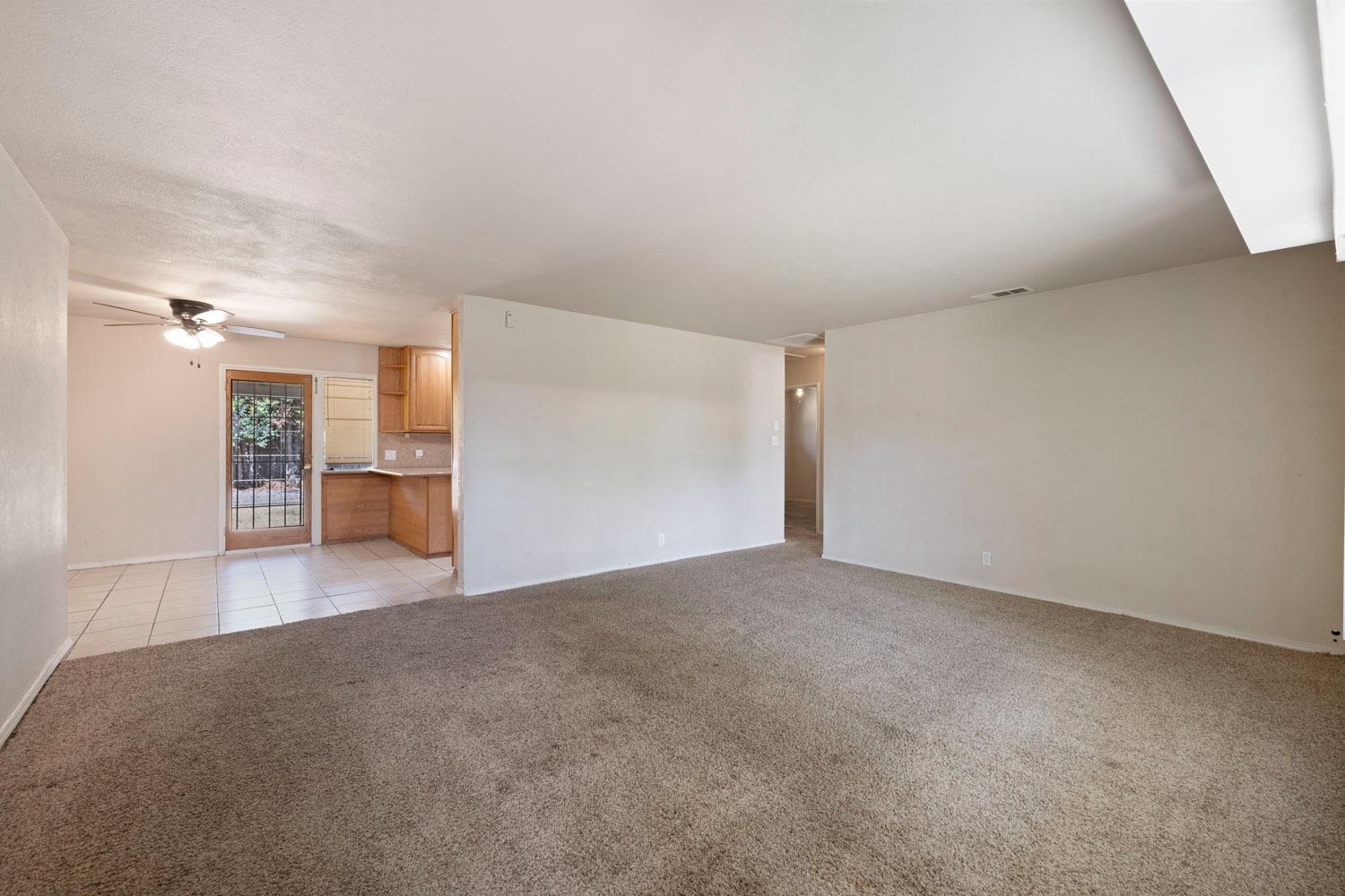 Detail Gallery Image 6 of 28 For 7501 Coral Ln, Stockton,  CA 95207 - 3 Beds | 2 Baths